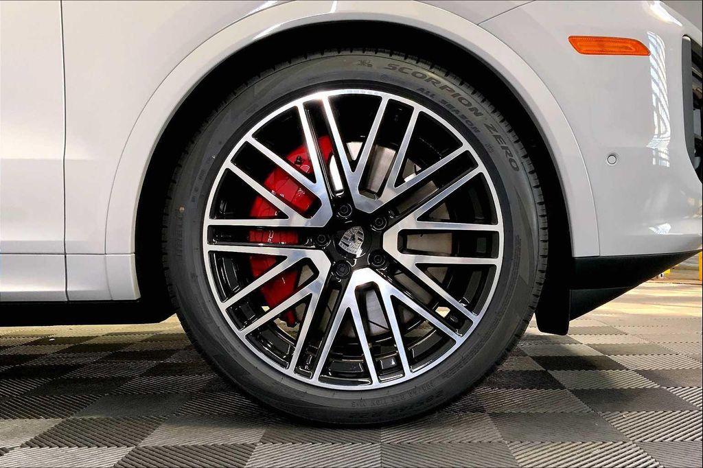 new 2026 Porsche Cayenne car, priced at $199,100
