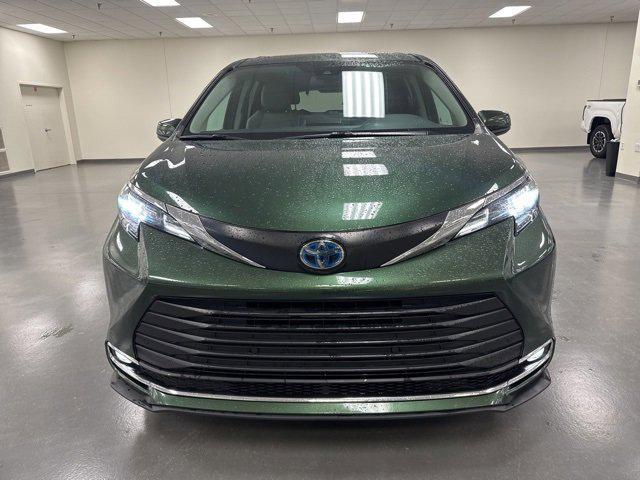 used 2024 Toyota Sienna car, priced at $38,200