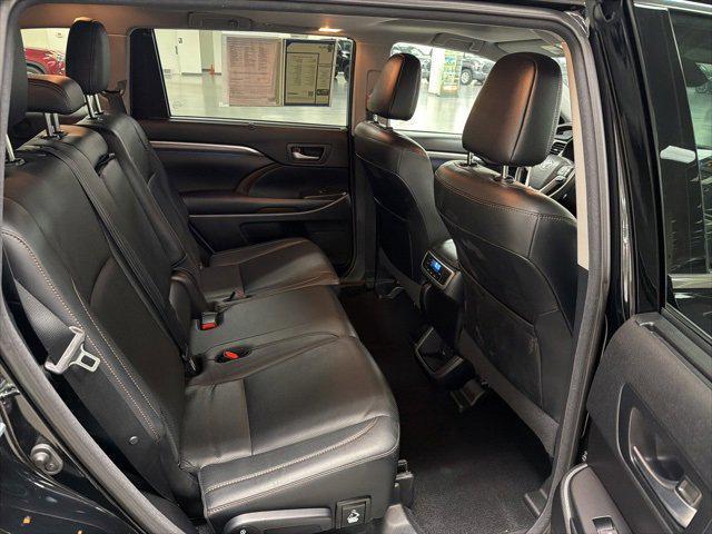 used 2018 Toyota Highlander car, priced at $23,200