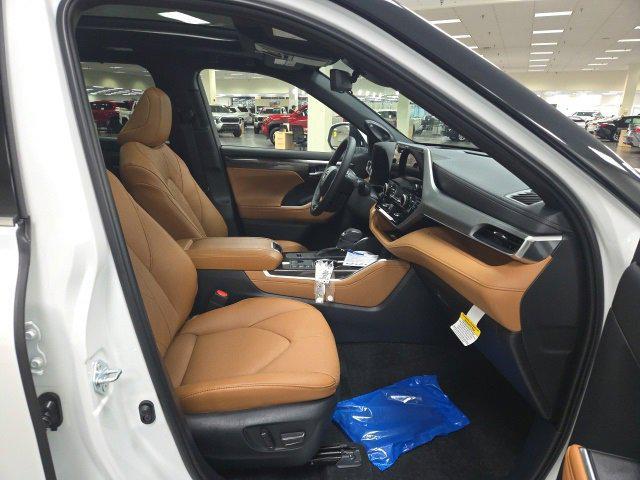 new 2026 Toyota Highlander Hybrid car, priced at $58,302