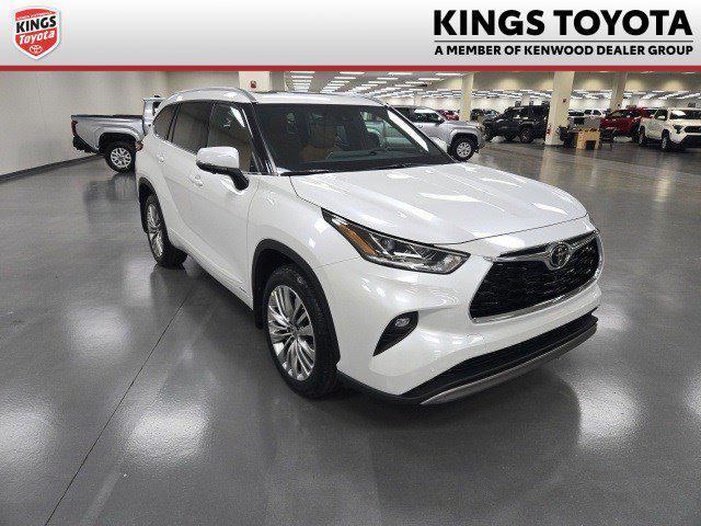 new 2026 Toyota Highlander Hybrid car, priced at $58,302