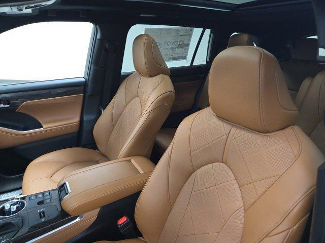 new 2026 Toyota Highlander Hybrid car, priced at $58,302