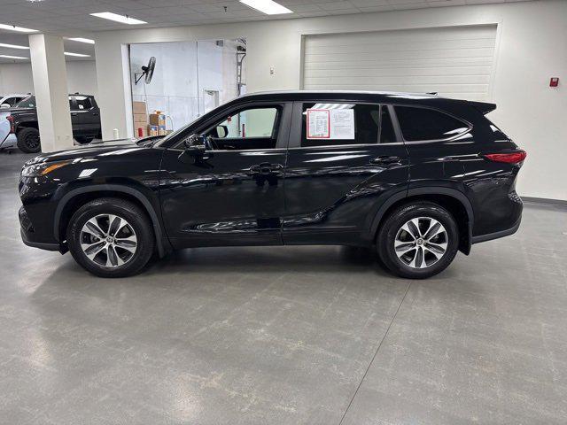 used 2023 Toyota Highlander car, priced at $36,400