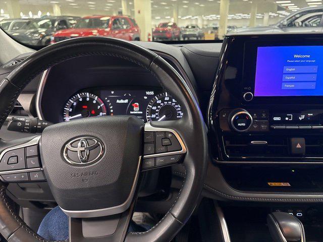 used 2023 Toyota Highlander car, priced at $36,400