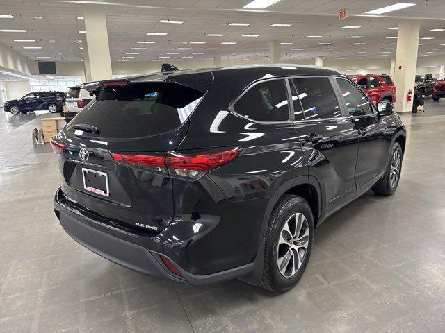 used 2023 Toyota Highlander car, priced at $36,400