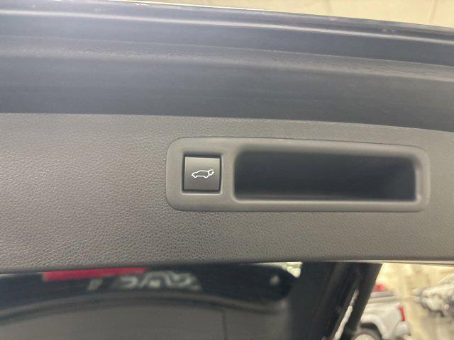 used 2023 Toyota Highlander car, priced at $36,400