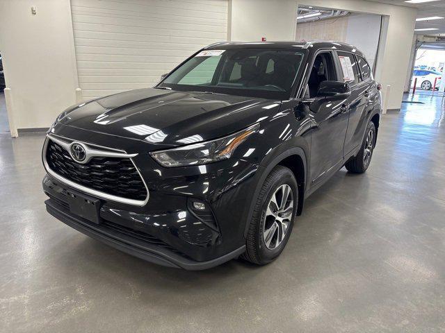 used 2023 Toyota Highlander car, priced at $36,400