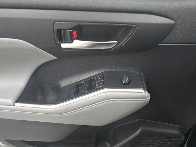 used 2023 Toyota Highlander Hybrid car, priced at $39,600