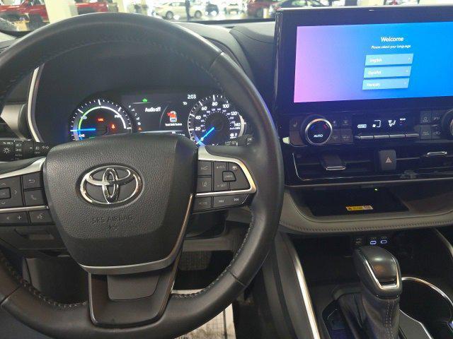 used 2023 Toyota Highlander Hybrid car, priced at $39,600