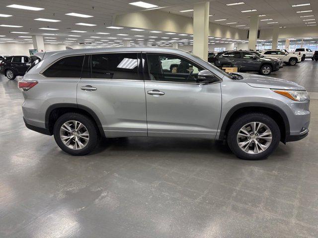used 2015 Toyota Highlander car, priced at $15,300