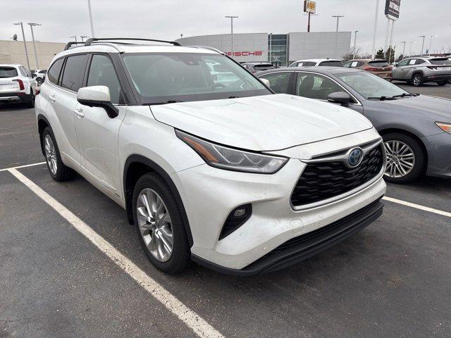 used 2023 Toyota Highlander Hybrid car, priced at $40,500