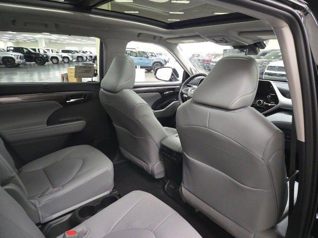 new 2026 Toyota Highlander Hybrid car, priced at $57,808