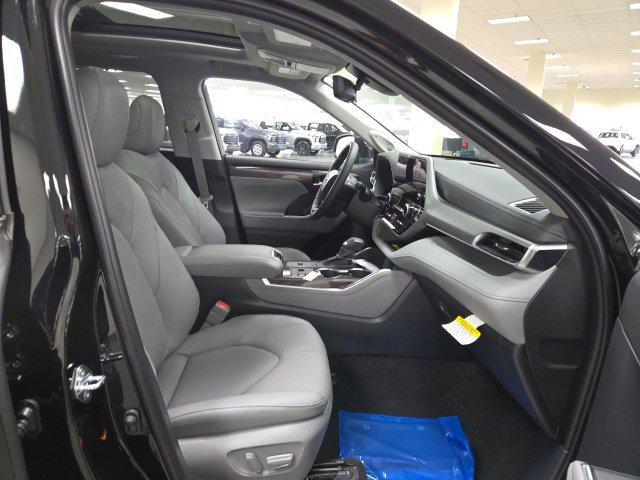 new 2026 Toyota Highlander Hybrid car, priced at $57,808