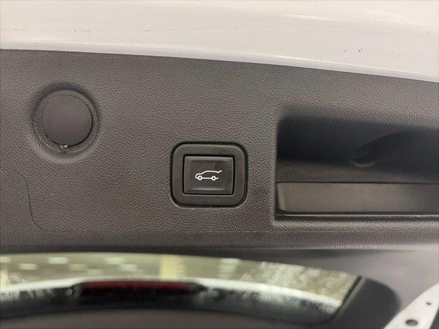 used 2023 Chevrolet Equinox car, priced at $18,800