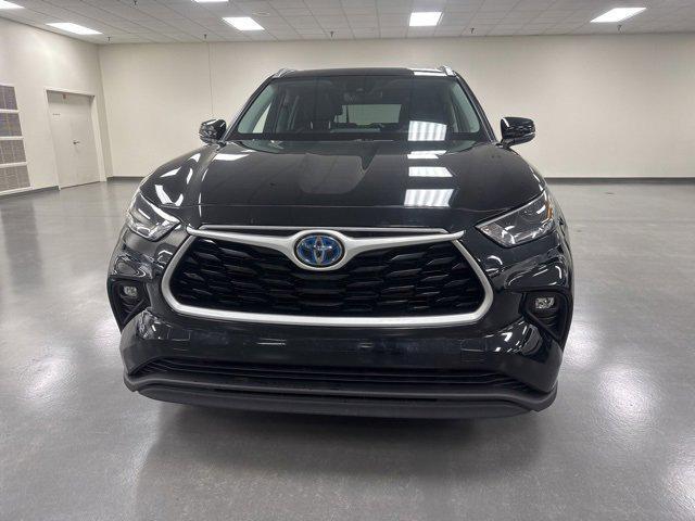 used 2022 Toyota Highlander Hybrid car, priced at $34,000