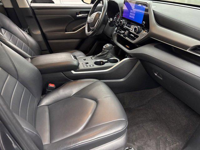 used 2023 Toyota Highlander car, priced at $37,400