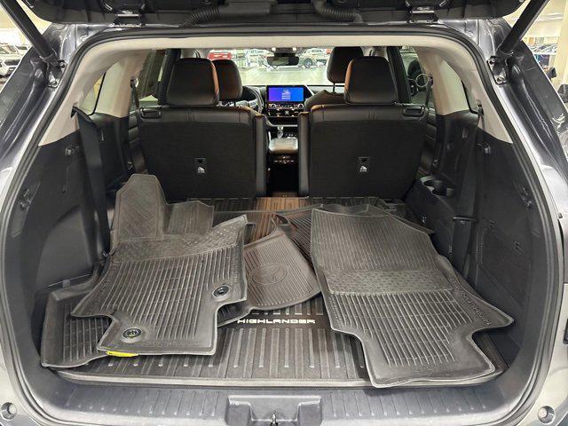 used 2023 Toyota Highlander car, priced at $37,400