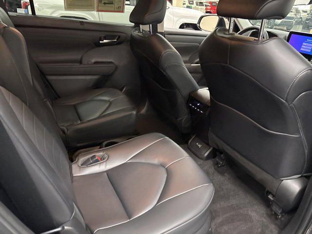 used 2023 Toyota Highlander car, priced at $37,400