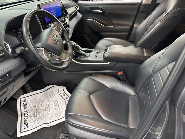 used 2023 Toyota Highlander car, priced at $37,400