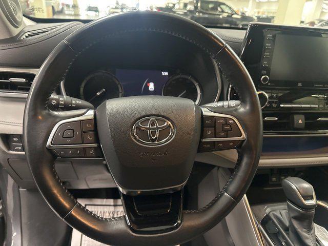 used 2020 Toyota Highlander car, priced at $30,000