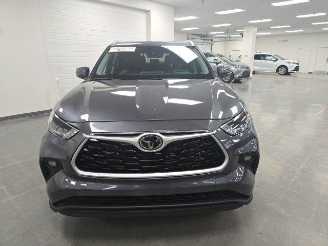 used 2023 Toyota Highlander car, priced at $38,300
