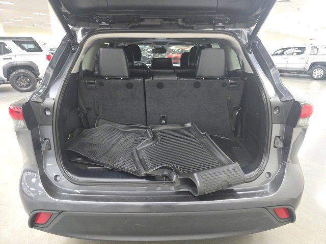 used 2023 Toyota Highlander car, priced at $38,300