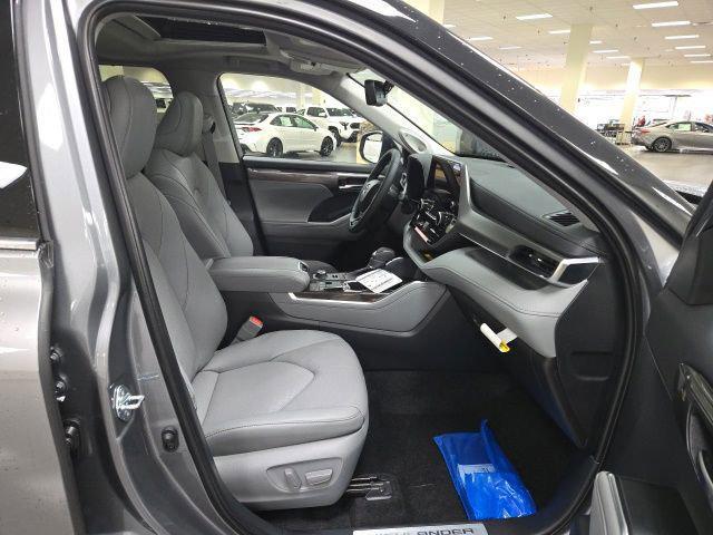 new 2026 Toyota Highlander car, priced at $55,430