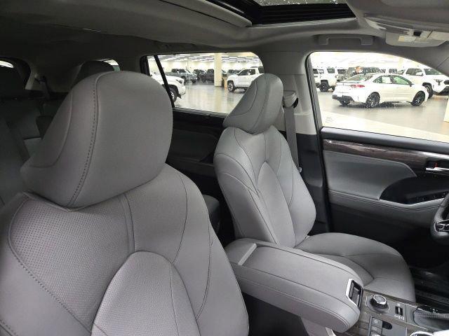 new 2026 Toyota Highlander car, priced at $55,430