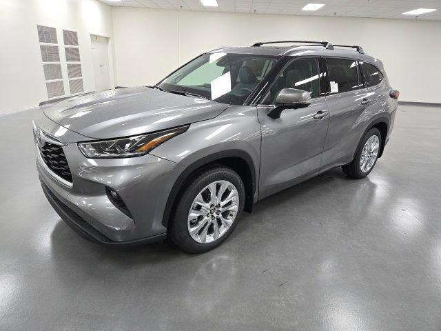 new 2026 Toyota Highlander car, priced at $55,430
