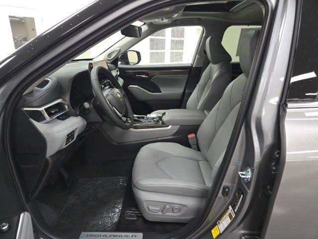new 2026 Toyota Highlander car, priced at $55,430