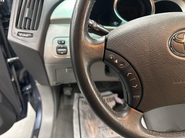 used 2007 Toyota Highlander Hybrid car, priced at $11,000