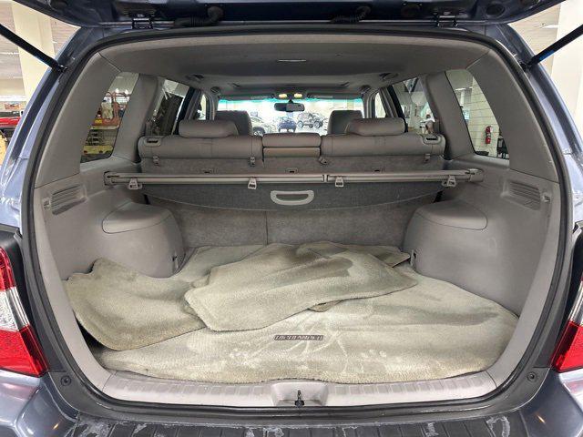 used 2007 Toyota Highlander Hybrid car, priced at $11,000