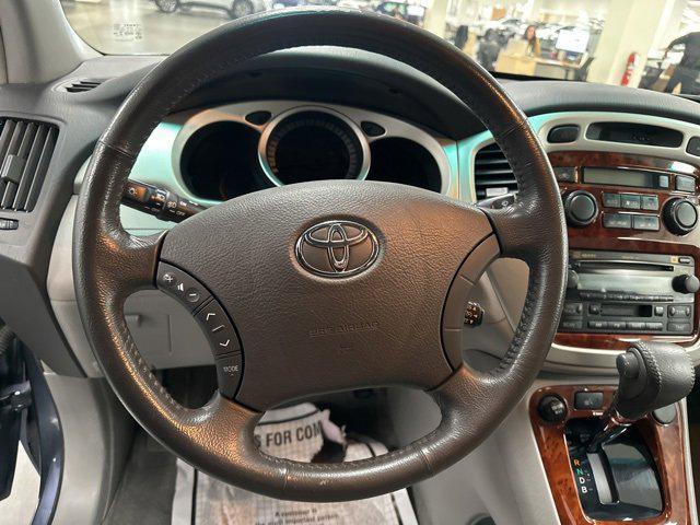 used 2007 Toyota Highlander Hybrid car, priced at $11,000