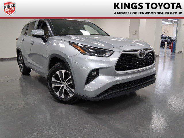 used 2023 Toyota Highlander car, priced at $38,020