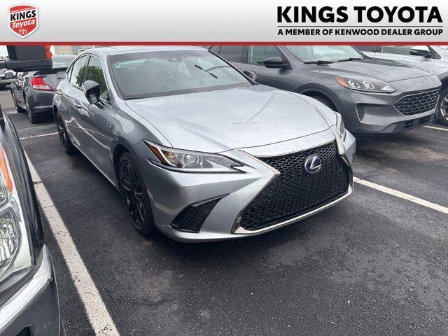 new 2022 Lexus ES 300h car