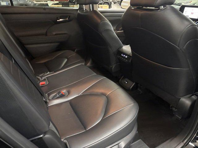 used 2019 Toyota Highlander car, priced at $22,000