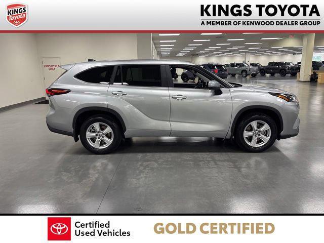used 2025 Toyota Highlander car, priced at $38,248