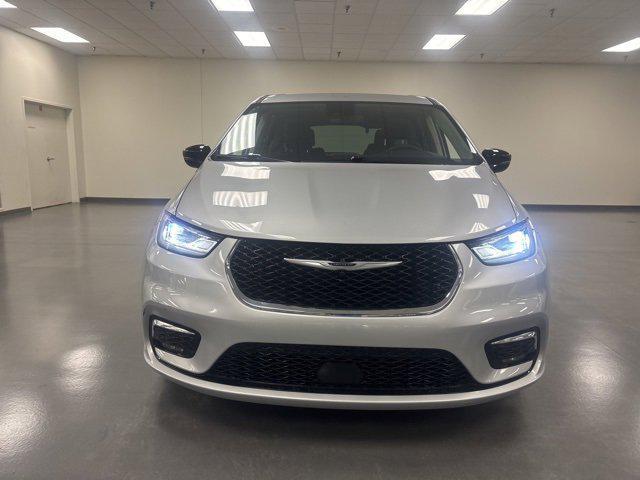 used 2024 Chrysler Pacifica car, priced at $27,000