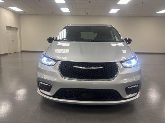 used 2024 Chrysler Pacifica car, priced at $24,500