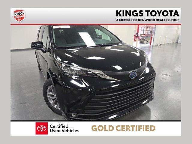 used 2025 Toyota Sienna car, priced at $51,348