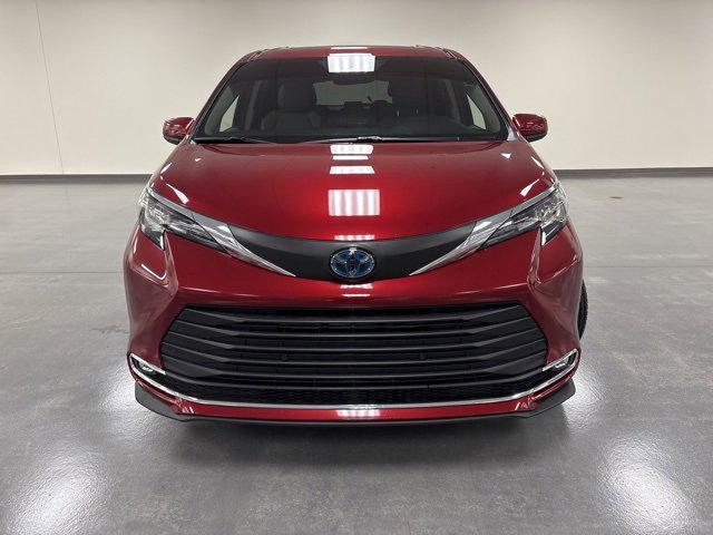 used 2023 Toyota Sienna car, priced at $42,400