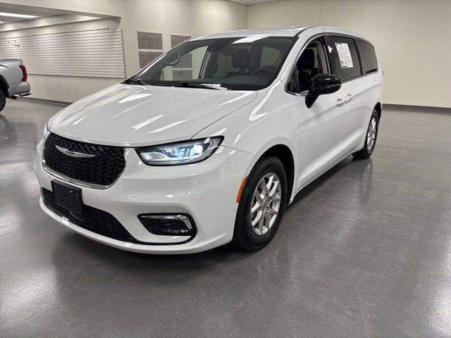 used 2024 Chrysler Pacifica car, priced at $27,000