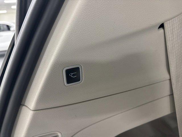 used 2024 Chrysler Pacifica car, priced at $27,000