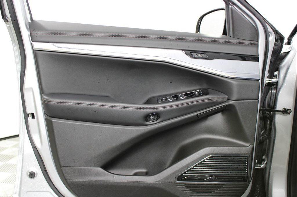 used 2025 Jeep Wagoneer S car, priced at $37,894