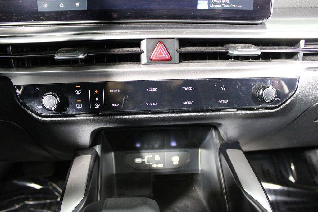 used 2025 Kia Sorento car, priced at $28,394