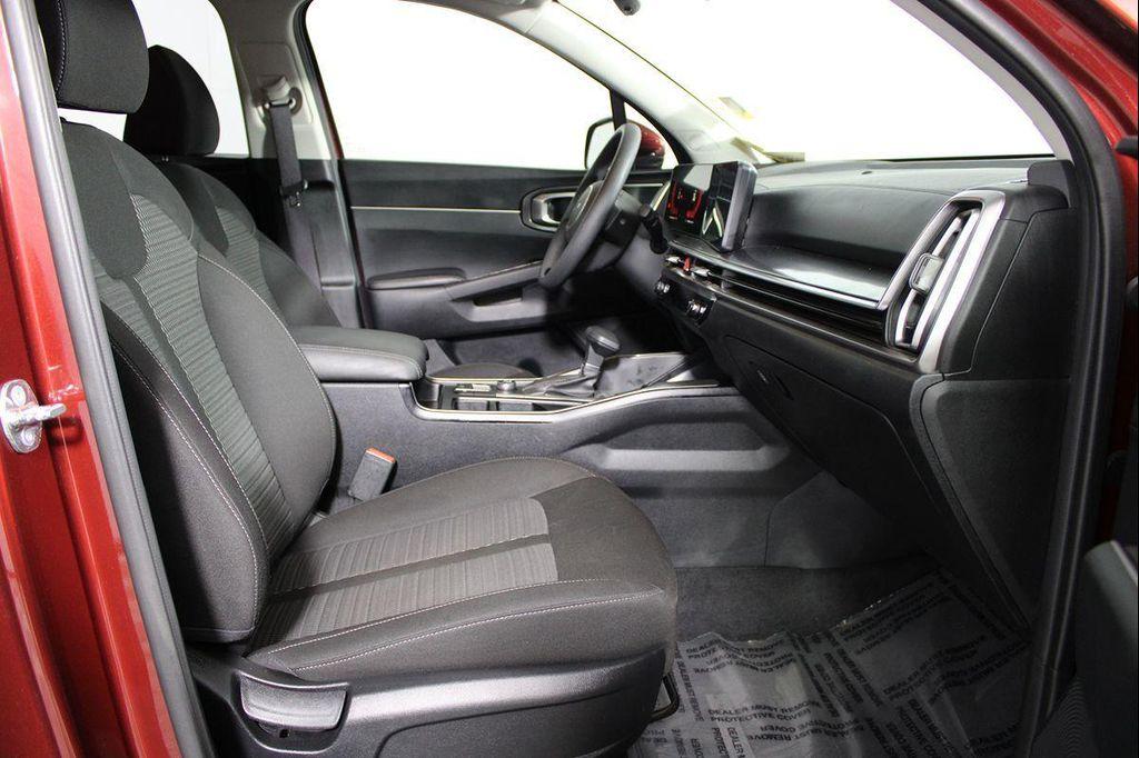 used 2025 Kia Sorento car, priced at $28,394
