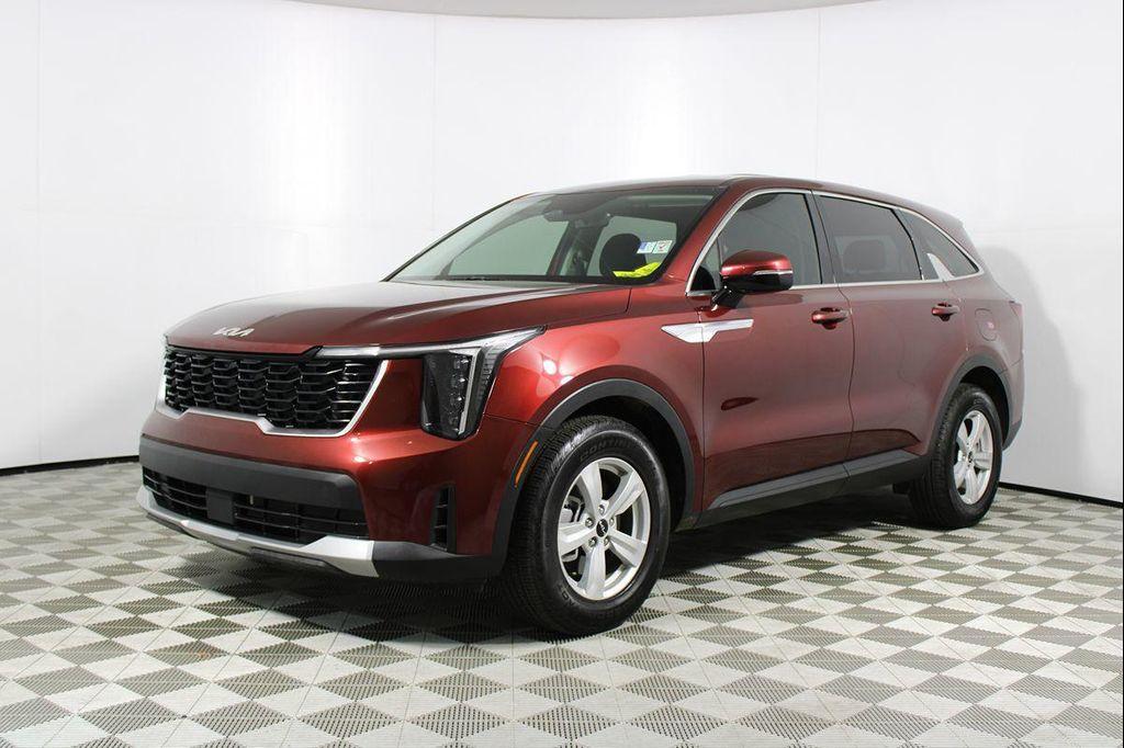 used 2025 Kia Sorento car, priced at $28,394