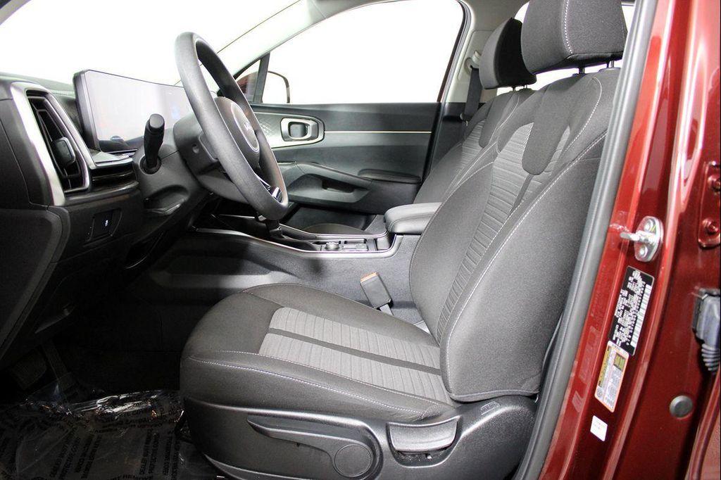used 2025 Kia Sorento car, priced at $28,394