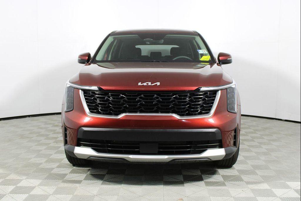 used 2025 Kia Sorento car, priced at $28,394