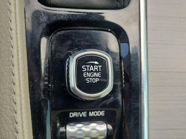used 2021 Volvo XC90 car